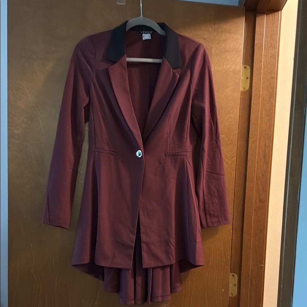 VENUS Red Blazer with Traditional Lapel